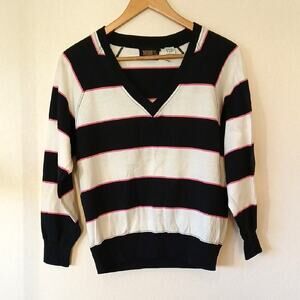 Nuggets Striped Black And White V-neck Knit Top